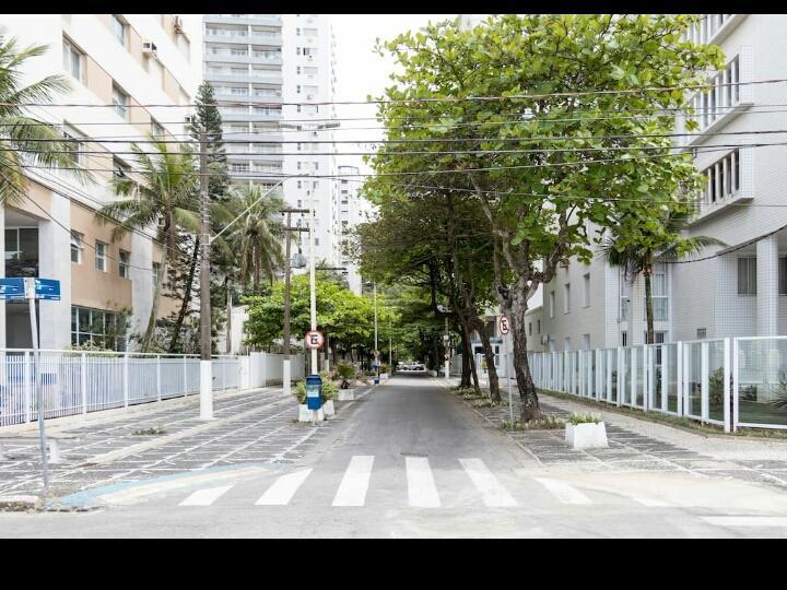 グァルジャーPequeno E Aconchegante Meia Quadra Da Praiaアパートメント エクステリア 写真